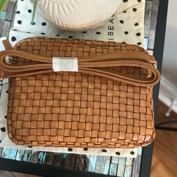 - Clare V. Midi Sac Woven Leather Crossbody - Picture 14 of 17